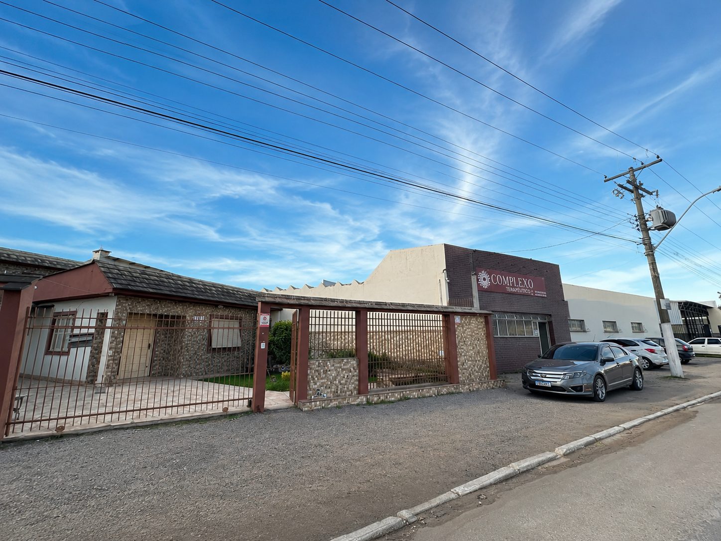 Fachada do Complexo Terapêutico na Avenida Fernando Osório